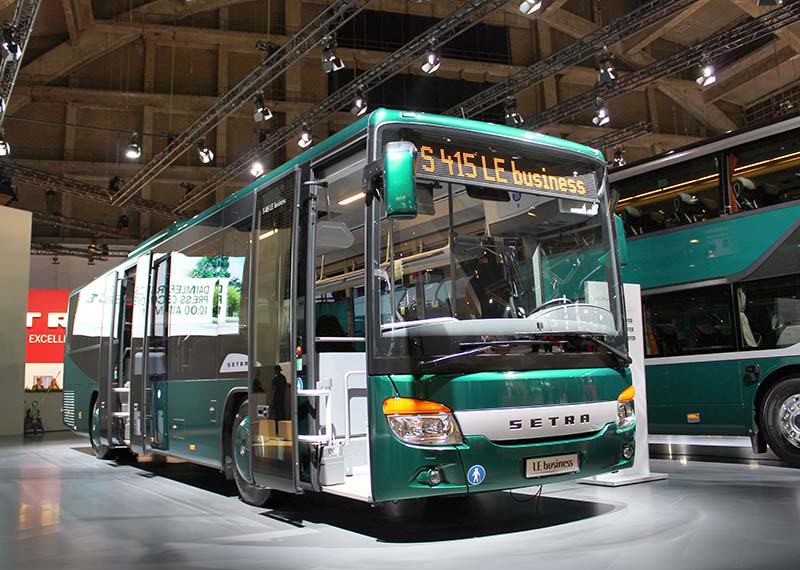 Setra zeigte den Überlandbus S 415 LE business.